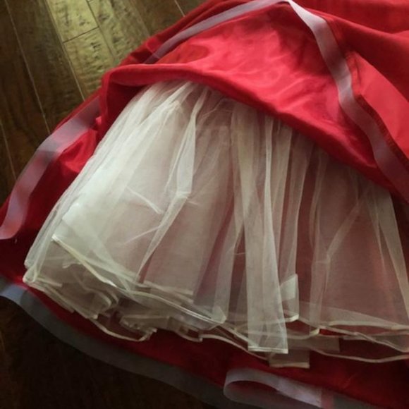 Beautiful Sherri Hill Red Evening Gown-Full Length - Picture 6 of 15